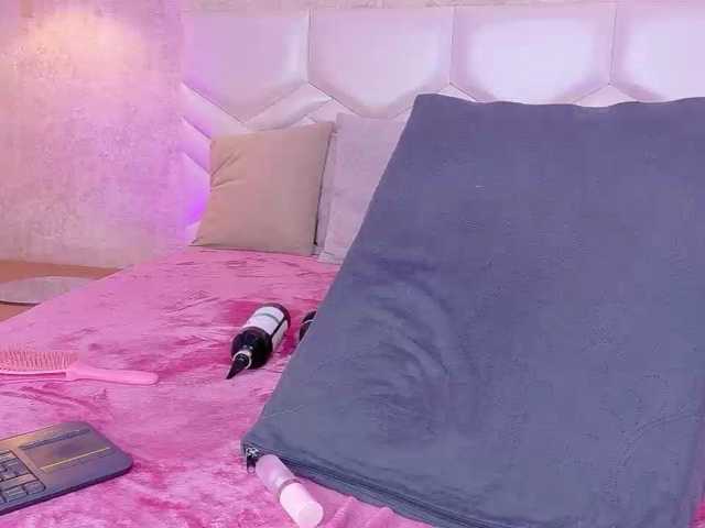 AriiNovoa live cam on BongaCams