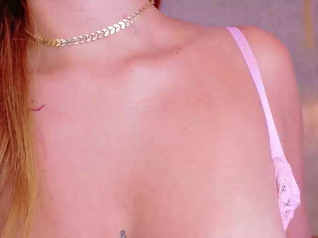AriiNovoa live cam on BongaCams