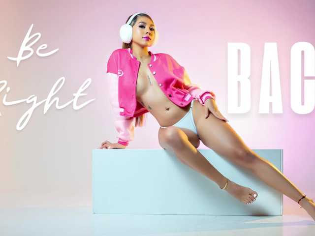AriiNovoa live cam on BongaCams