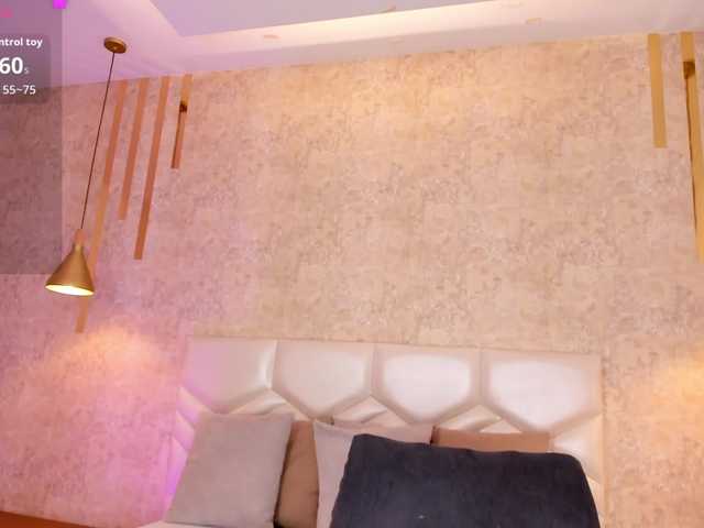AriiNovoa live cam on BongaCams