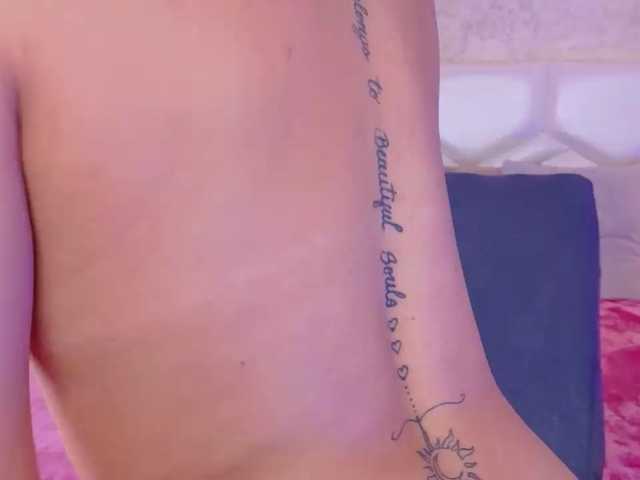 AriiNovoa live cam on BongaCams