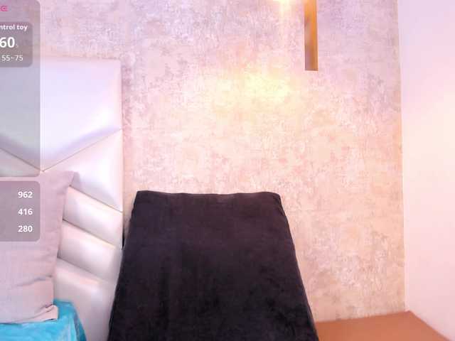AriiNovoa live cam on BongaCams