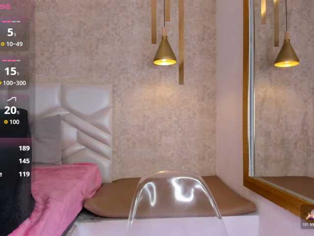 AriiNovoa live cam on BongaCams
