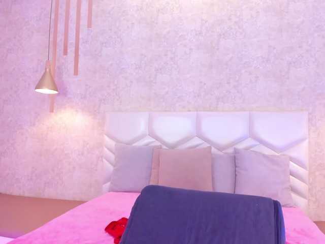 AriiNovoa live cam on BongaCams