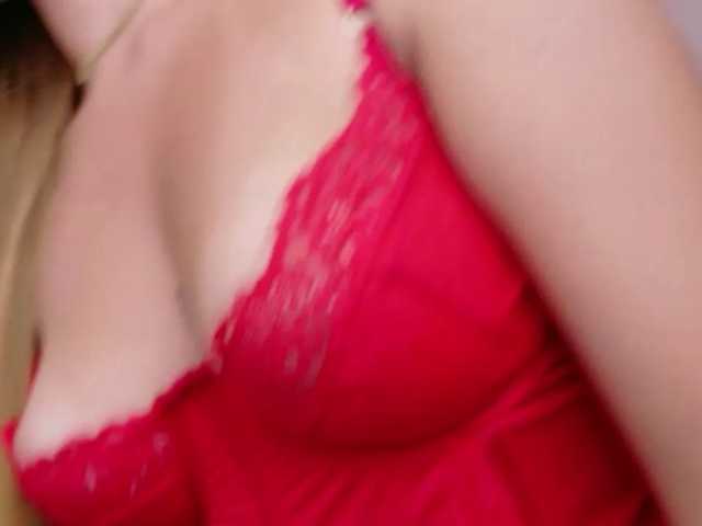 AriiNovoa live cam on BongaCams