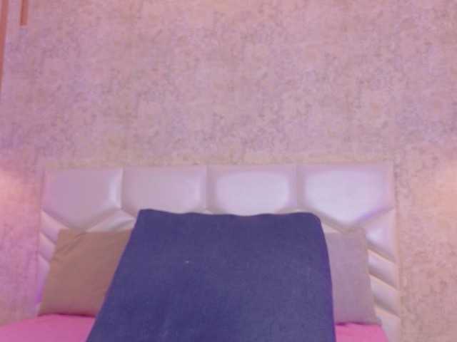 AriiNovoa live cam on BongaCams