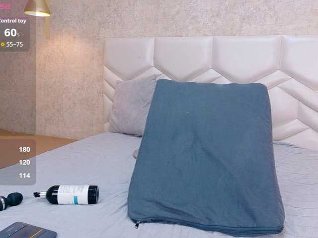 AriiNovoa live cam on BongaCams