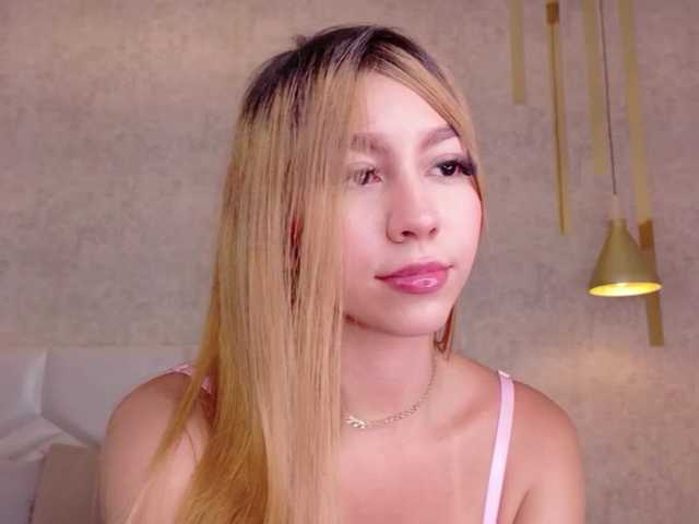 AriiNovoa live cam on BongaCams