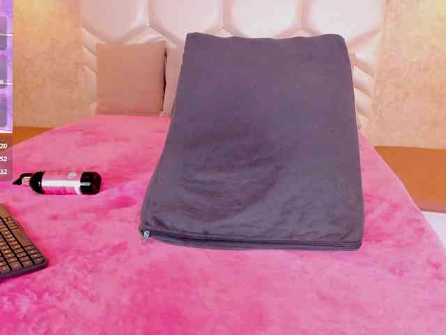 AriiNovoa webcam