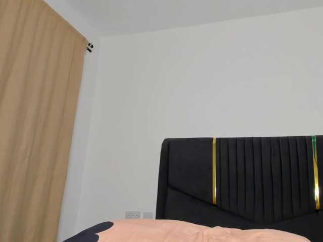 Little-Freak's BongaCams show and profile