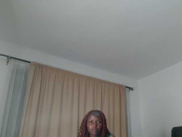 le modèle Little-Freak est en webcam porno dans un show sur le site bongacams, il possède les tags suivants: Ebony,Brunette,Shaved