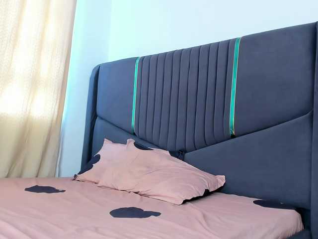 Little-Freak's BongaCams show and profile