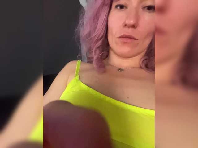razvedos5 live cam on BongaCams