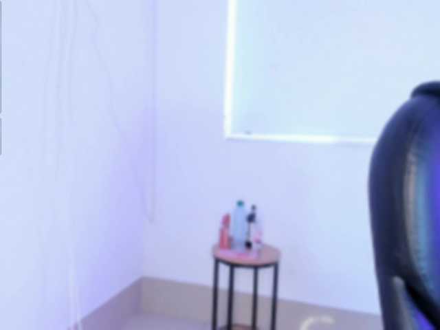 salma-isawwi live cam on UnifiedCams