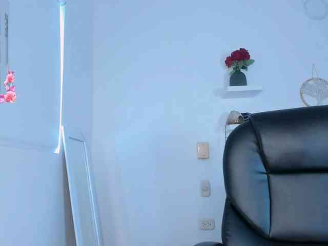 salma-isawwi webcam