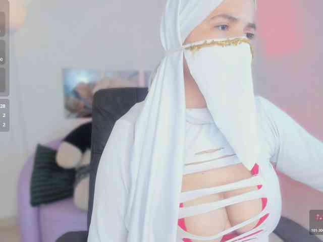 Dieses Model ist jetzt live. salma-isawwi