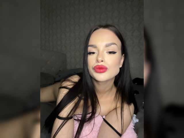 Lola-li, live now on BongaCams