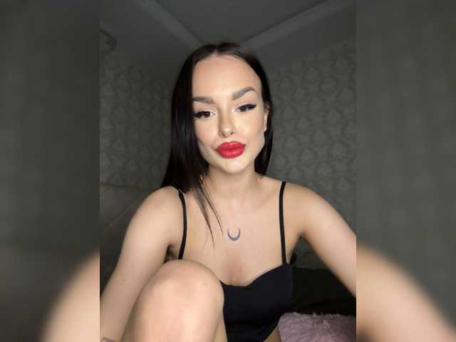 Lola-li, live now on BongaCams