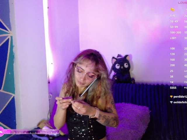 Elizabeth911 live cam on BongaCams