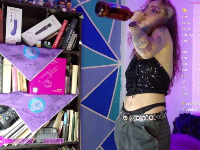 Elizabeth911 live cam on BongaCams