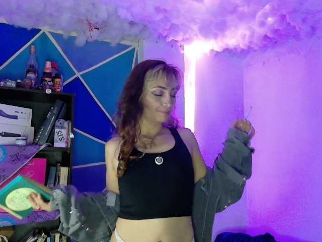 Elizabeth911 live cam on BongaCams