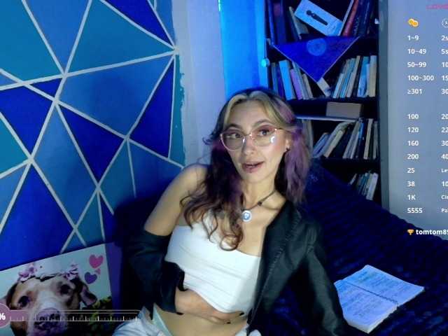 Elizabeth911 live cam on BongaCams