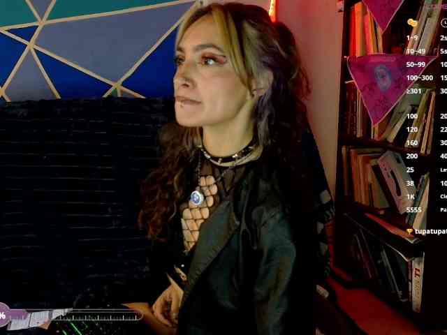 Elizabeth911 webcam