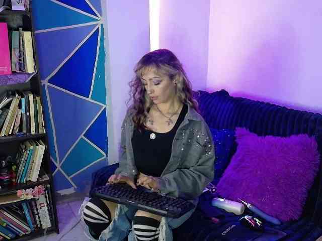 Elizabeth911 webcam