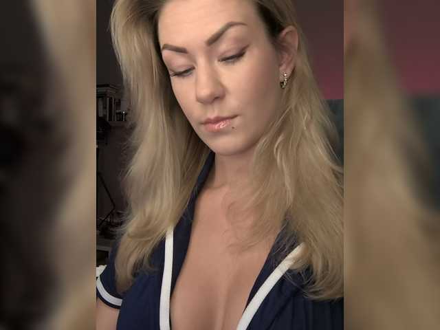 EnergyGirl live cam on BongaCams
