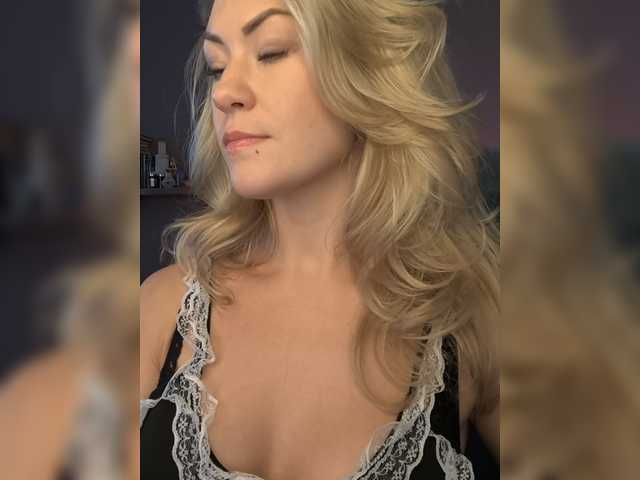 EnergyGirl live cam on BongaCams