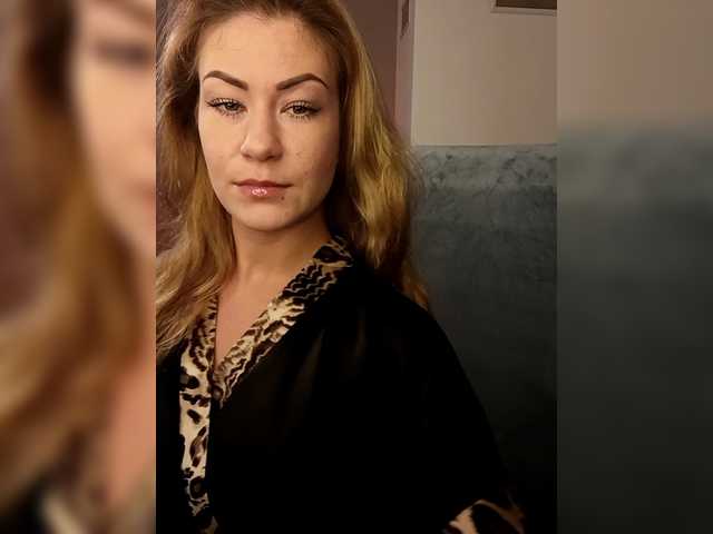 EnergyGirl's BongaCams show and profile