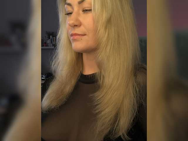 EnergyGirl live cam preview