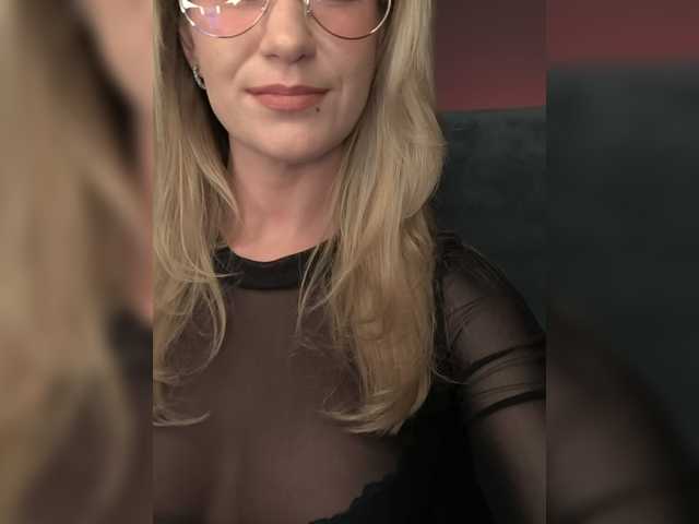 EnergyGirl live cam preview