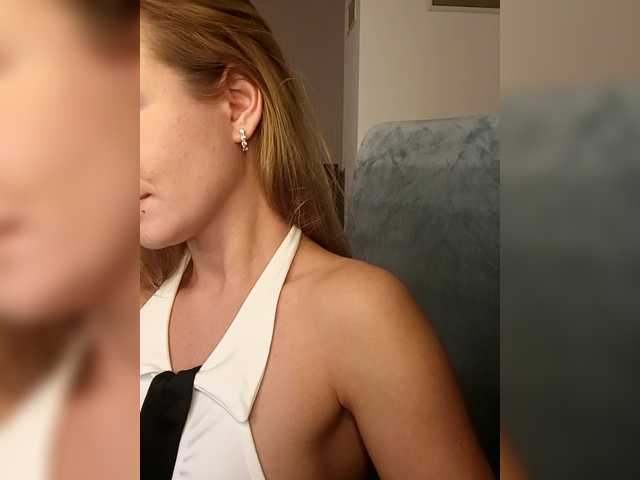 EnergyGirl's BongaCams show and profile