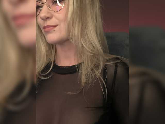 EnergyGirl live cam on BongaCams