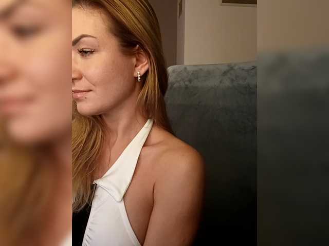 EnergyGirl's BongaCams show and profile