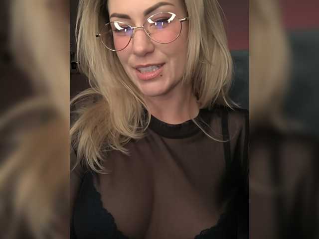 EnergyGirl live cam preview
