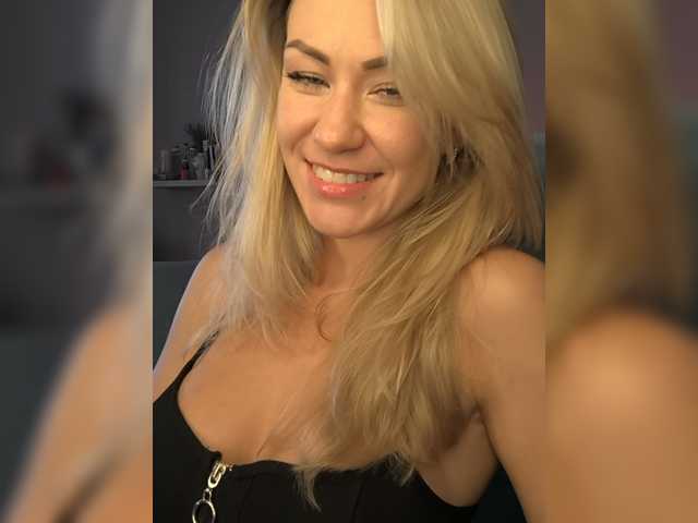 EnergyGirl live cam on BongaCams