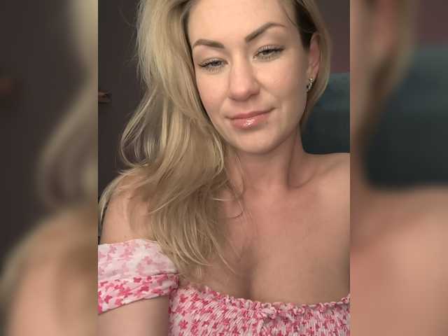 EnergyGirl live cam on BongaCams