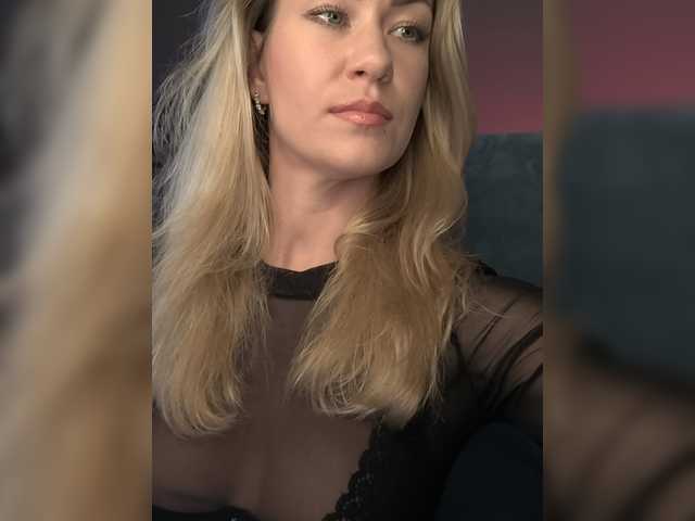EnergyGirl live cam preview
