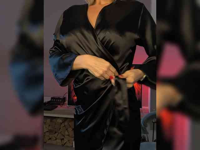 EnergyGirl Live Webcam on BongaCams