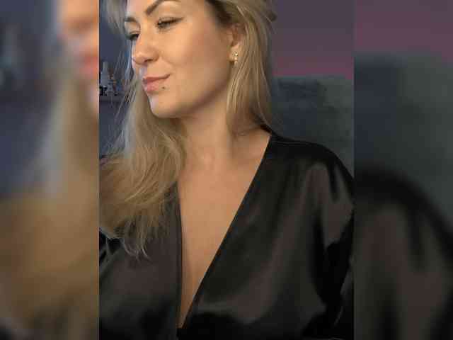 EnergyGirl Live Webcam on BongaCams