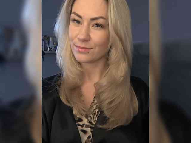 EnergyGirl Live Webcam on BongaCams