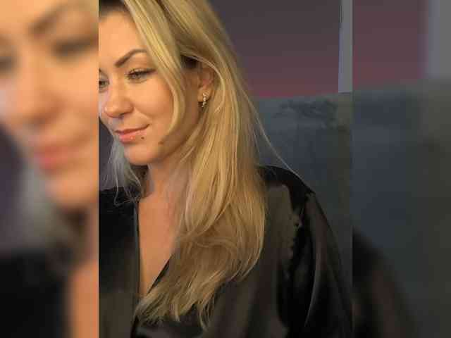 EnergyGirl Live Webcam on BongaCams