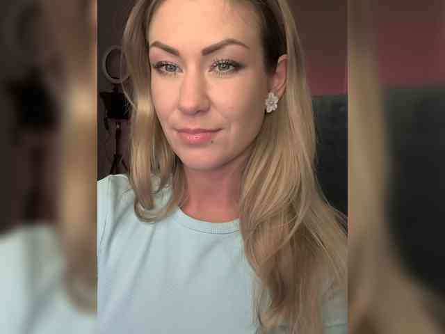EnergyGirl webcam