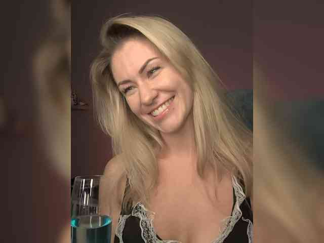 EnergyGirl webcam