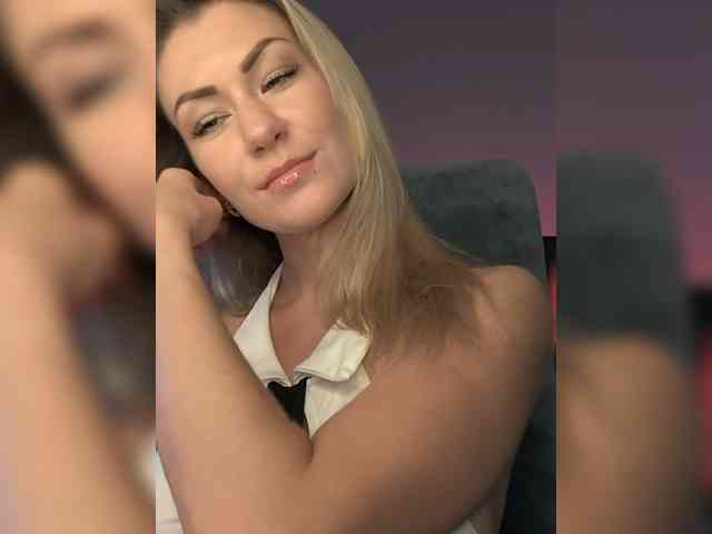 EnergyGirl webcam