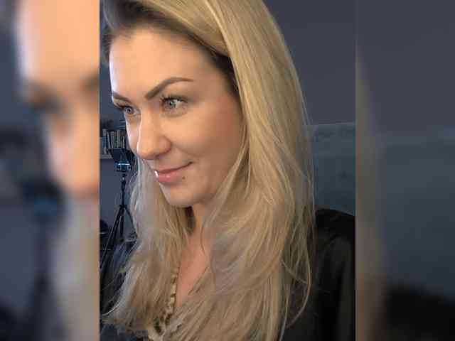 EnergyGirl Live Webcam on BongaCams
