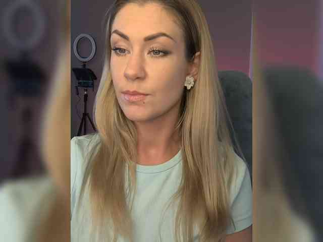 EnergyGirl webcam