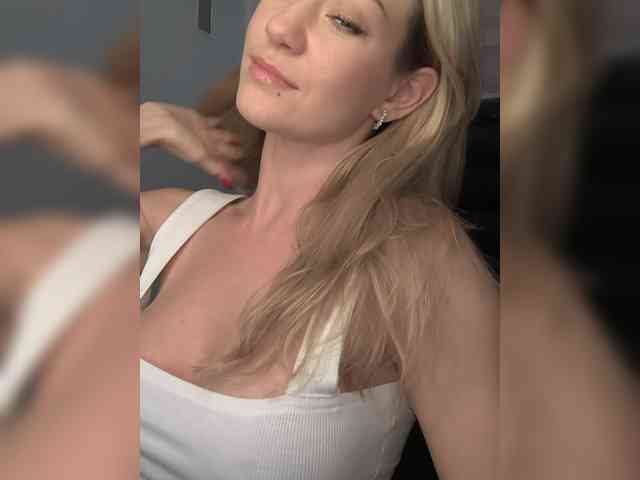 EnergyGirl webcam